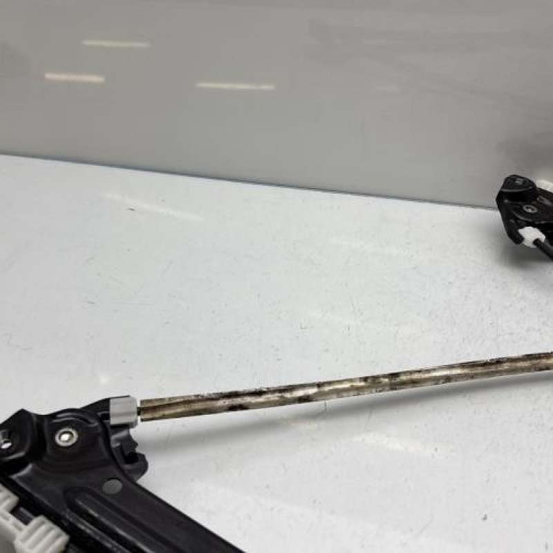 Leve vitre electrique avant gauche PEUGEOT 308 2 Photo n°2