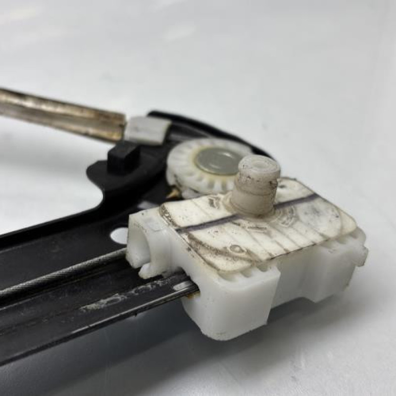 Leve vitre electrique avant gauche PEUGEOT 308 2 Photo n°8