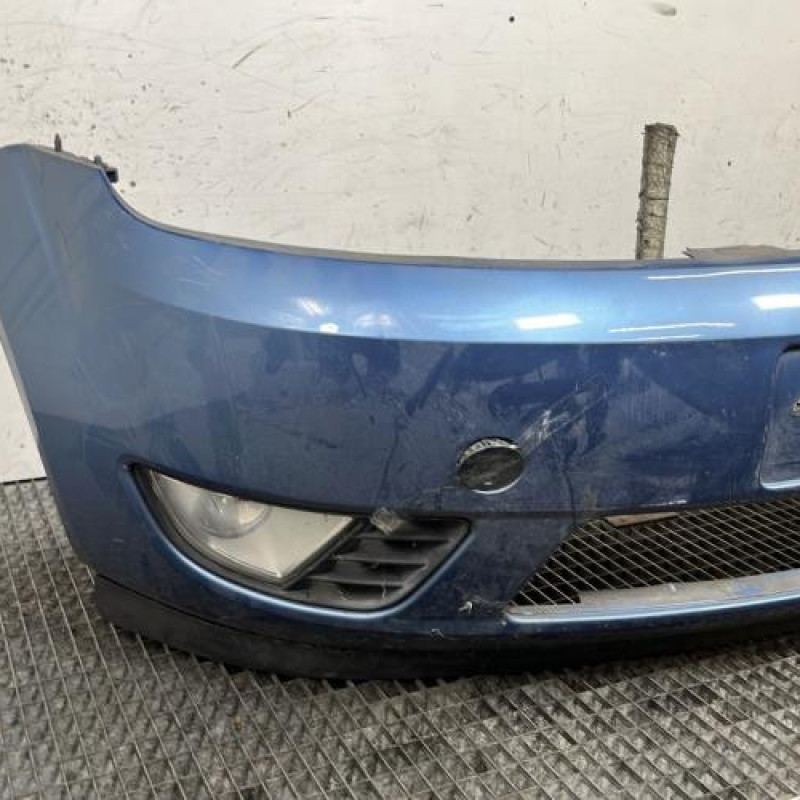 Pare choc avant FORD FIESTA 5 Photo n°2