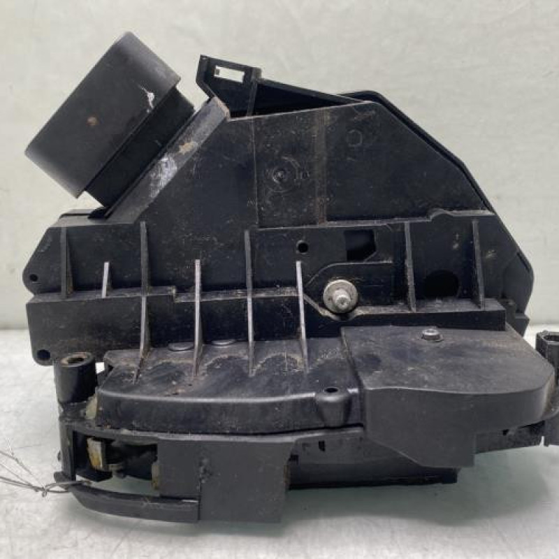 Serrure avant gauche FORD FIESTA 6 Photo n°1