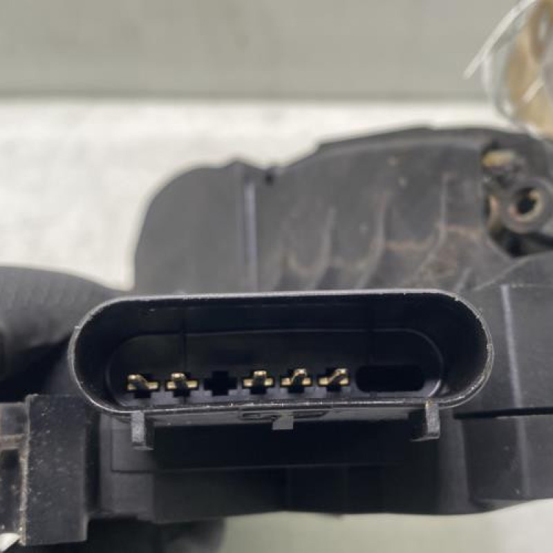 Serrure avant gauche FORD FIESTA 6 Photo n°4