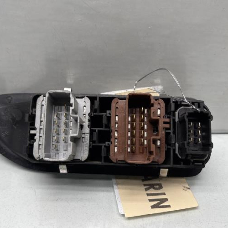 Interrupteur de leve vitre avant gauche RENAULT LAGUNA 2 Photo n°2