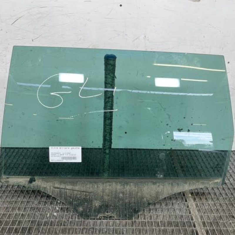 Vitre arriere gauche VOLKSWAGEN PASSAT 6 Photo n°1