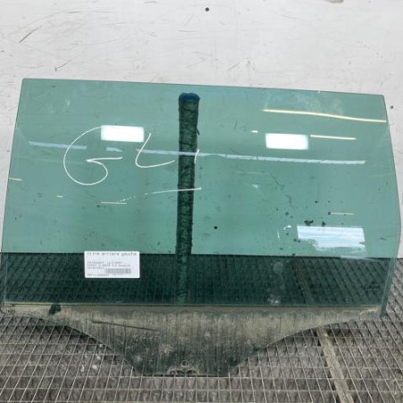 Vitre arriere gauche VOLKSWAGEN PASSAT 6 Photo n°1