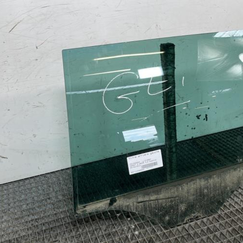 Vitre arriere gauche VOLKSWAGEN PASSAT 6 Photo n°2