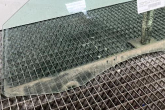 Vitre avant gauche VOLKSWAGEN PASSAT 6