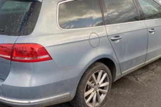 Vitre avant gauche VOLKSWAGEN PASSAT 6