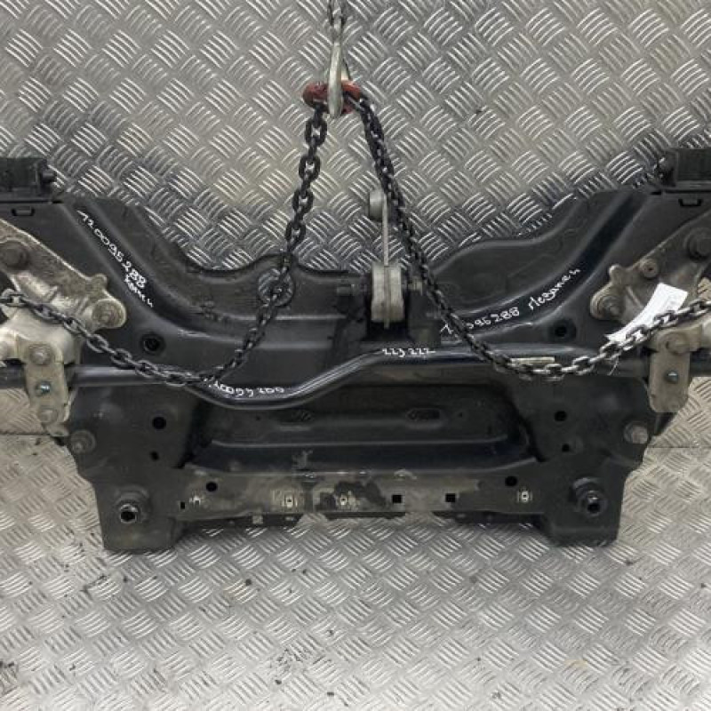 Berceau avant RENAULT MEGANE 4 Photo n°1