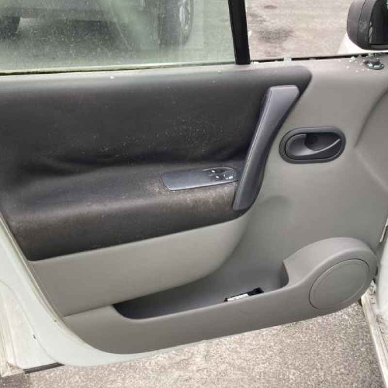 Pare choc avant RENAULT SCENIC 2 Photo n°15