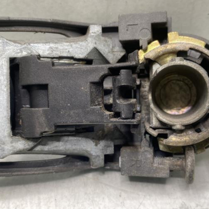 Poignee porte arriere droit VOLKSWAGEN GOLF 4 Photo n°4