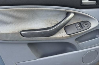 Charniere de capot FORD C-MAX 1