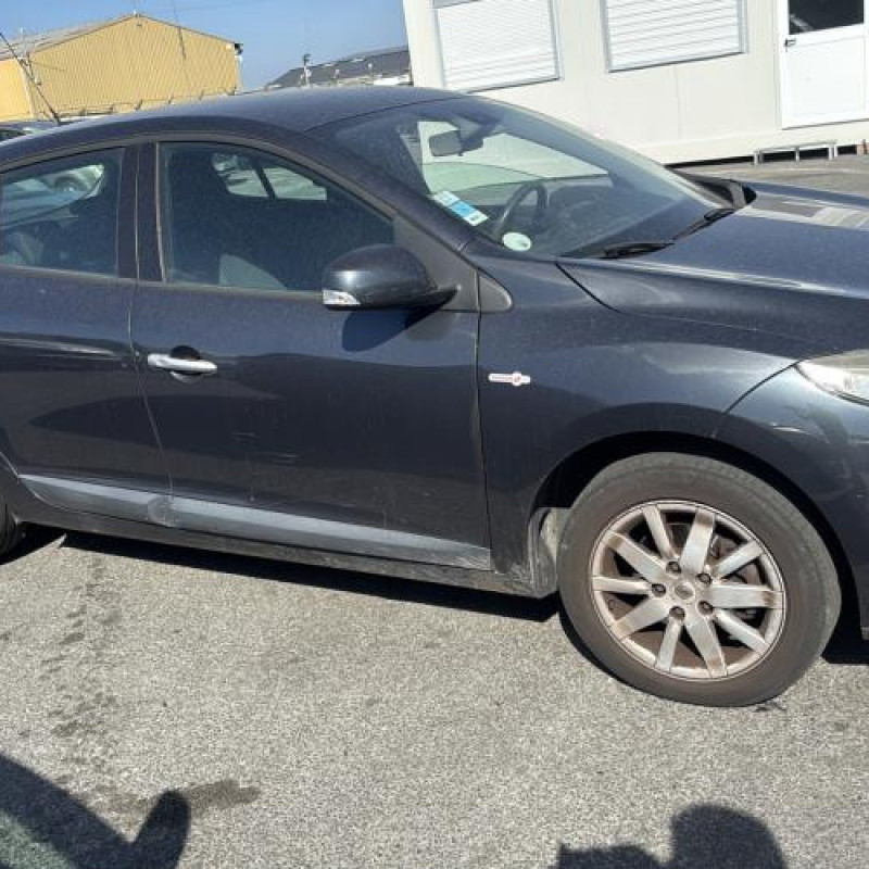 Trappe d'essence RENAULT MEGANE 3 Photo n°10