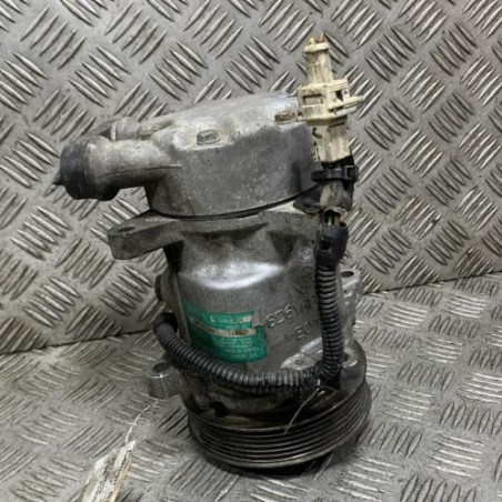 Compresseur clim PEUGEOT 206 Photo n°1