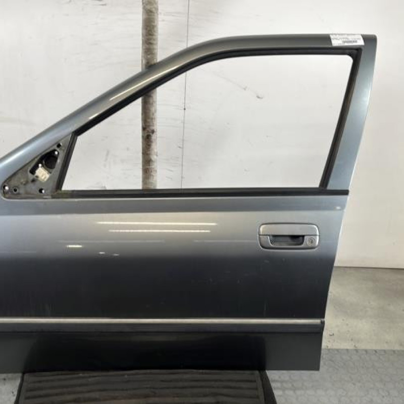 Porte avant gauche PEUGEOT 406 Photo n°1