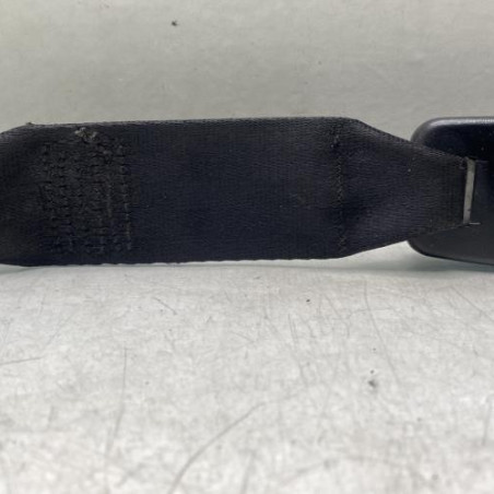 Attache ceinture arriere droit PEUGEOT 106