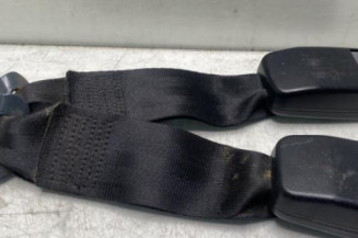 Attache ceinture arriere gauche PEUGEOT 106 Photo n°1