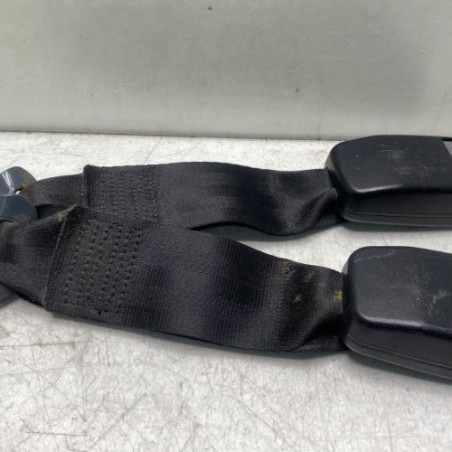 Attache ceinture arriere gauche PEUGEOT 106 Photo n°1