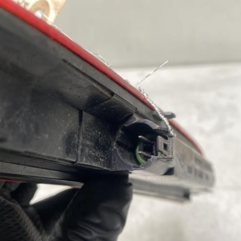 Feu arriere stop central RENAULT CLIO 2 Photo n°4