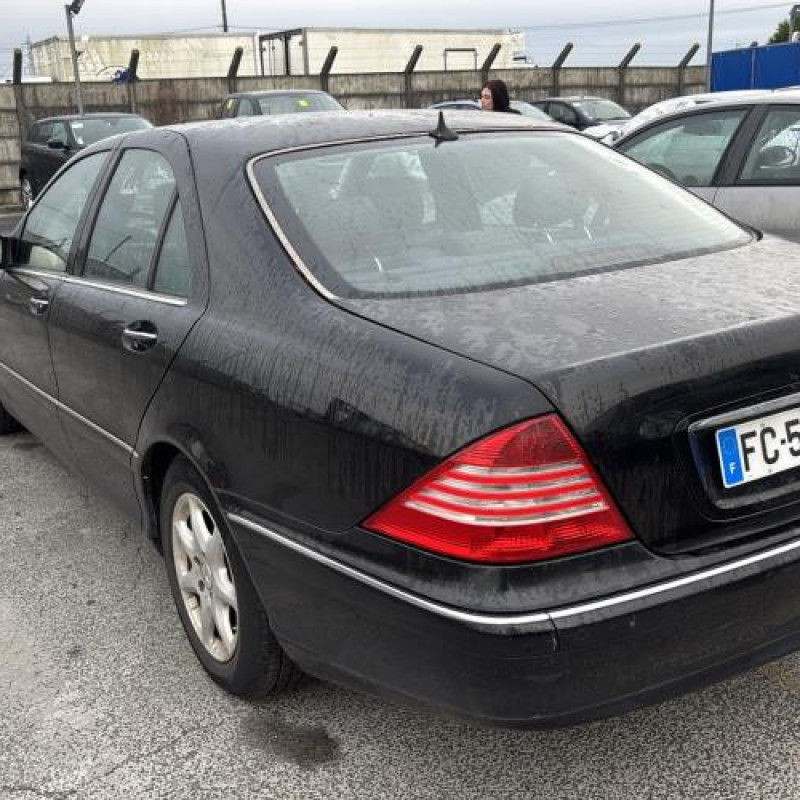 Pare choc arriere MERCEDES CLASSE S 220 Photo n°10