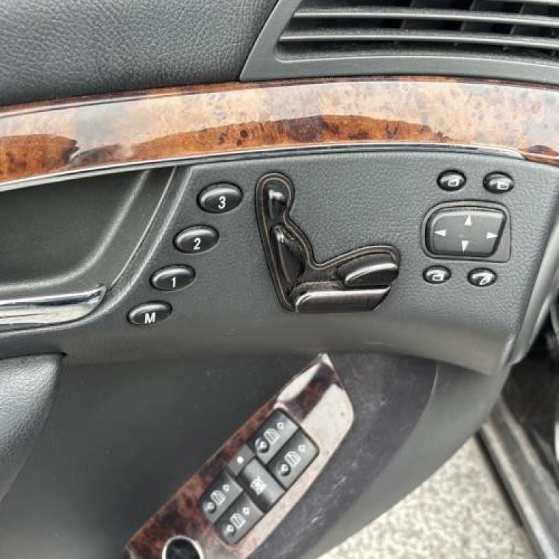 Pare choc arriere MERCEDES CLASSE S 220 Photo n°17