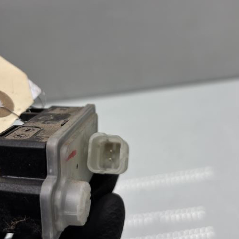 Actionneur verrou trappe d'essence CITROEN C3 3 Photo n°3