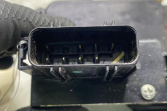 Serrure avant droit FORD FUSION