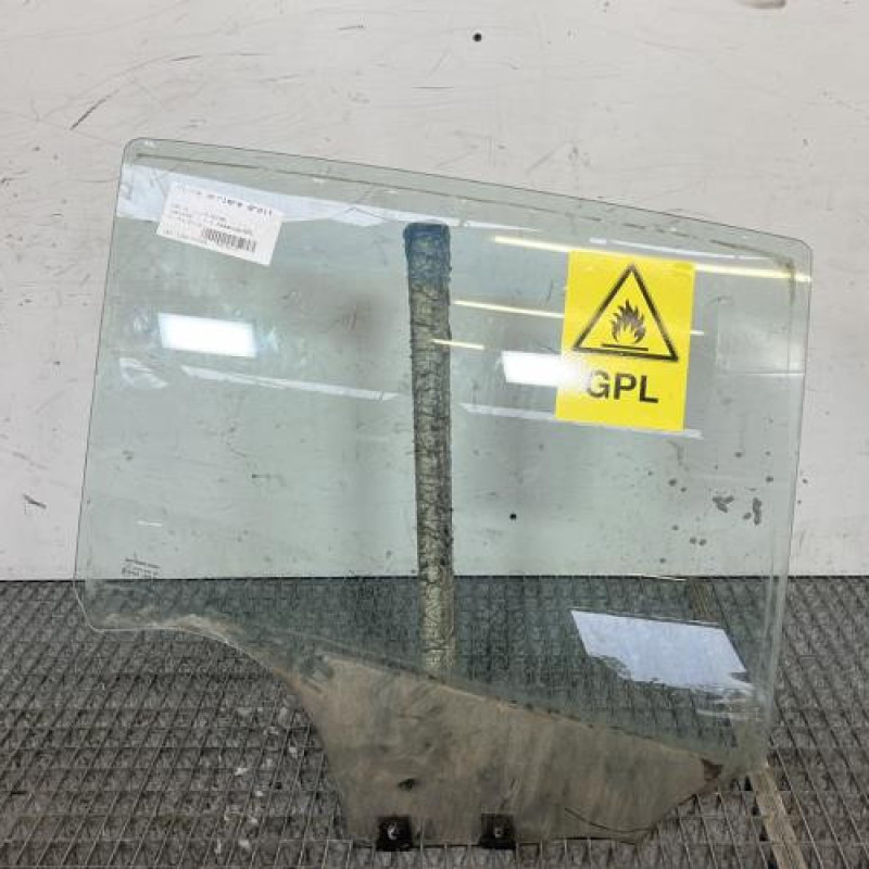 Vitre arriere droit DACIA SANDERO 1 Photo n°1