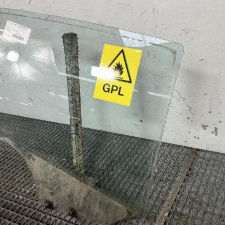 Vitre arriere droit DACIA SANDERO 1