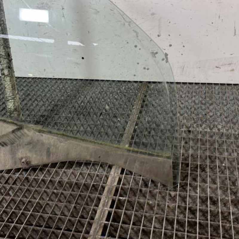 Vitre avant droit DACIA SANDERO 1 Photo n°2