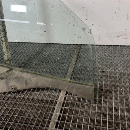 Vitre avant droit DACIA SANDERO 1