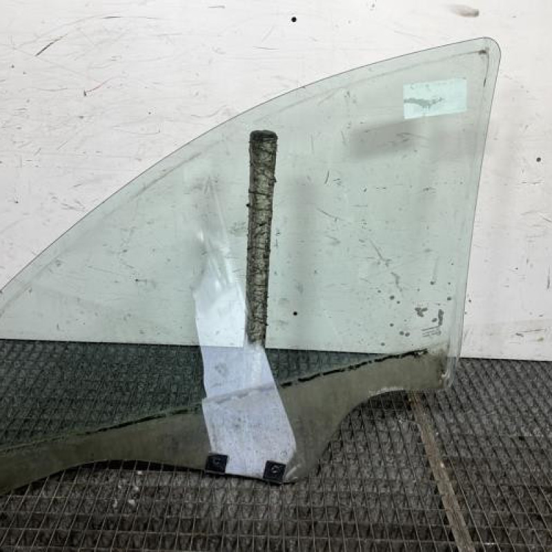 Vitre avant droit DACIA SANDERO 1 Photo n°4