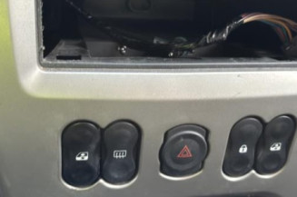 Vitre avant droit DACIA SANDERO 1