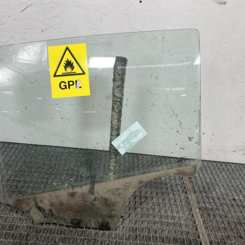 Vitre arriere gauche DACIA SANDERO 1 Photo n°1