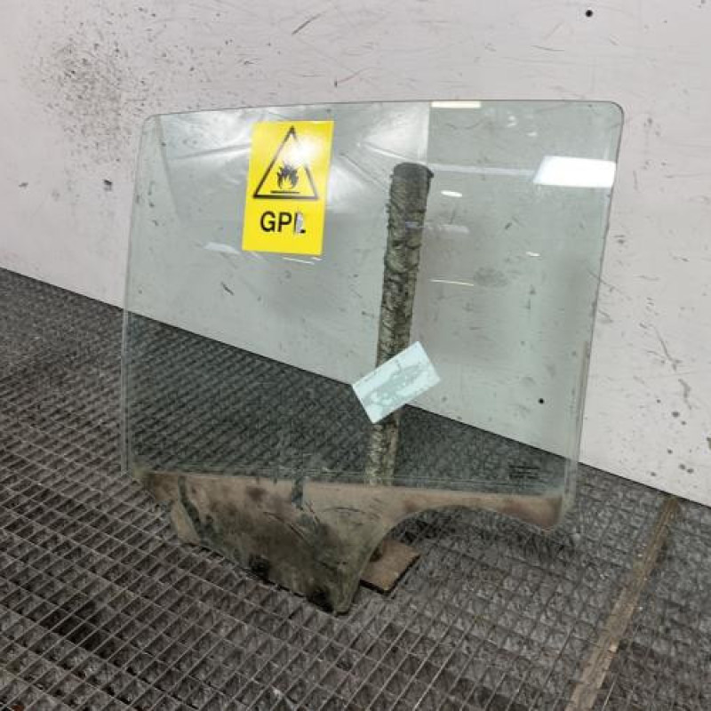 Vitre arriere gauche DACIA SANDERO 1 Photo n°3