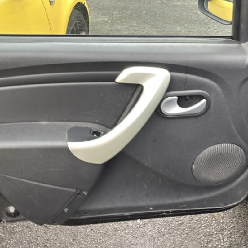 Vitre arriere gauche DACIA SANDERO 1 Photo n°13