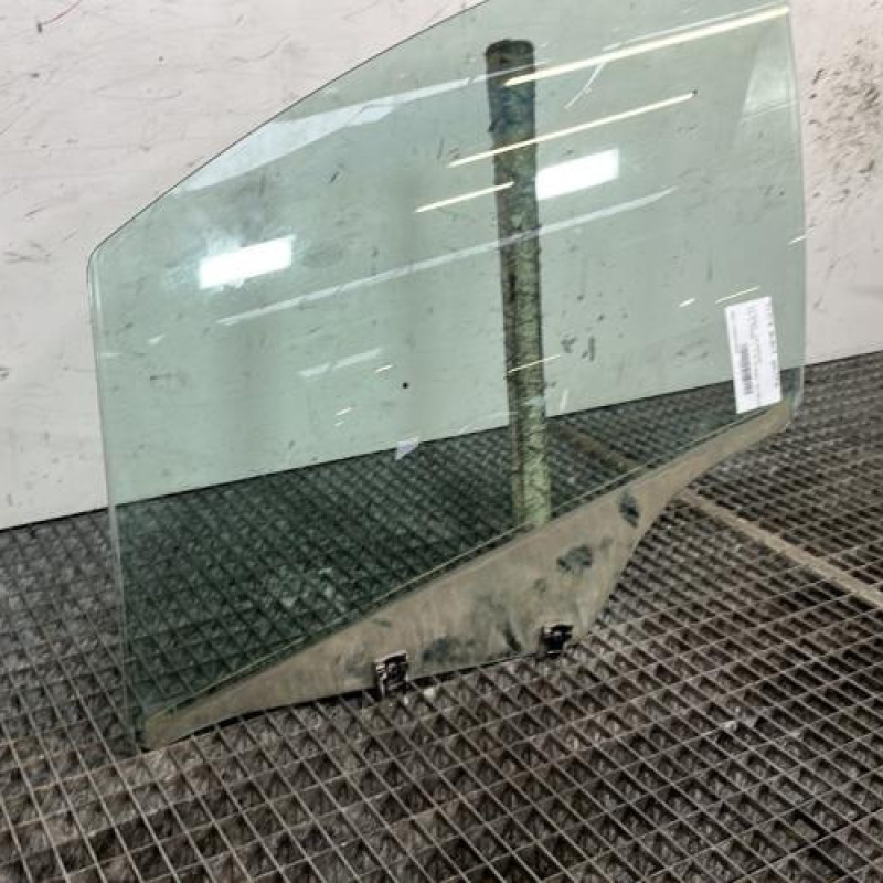 Vitre avant gauche CITROEN C3 2 Photo n°2