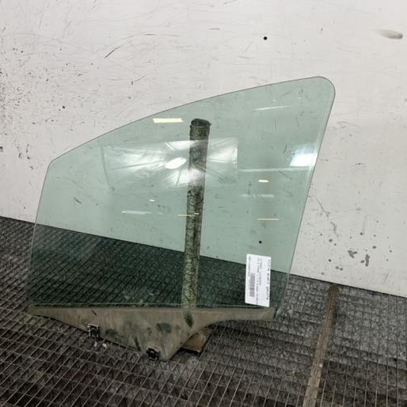 Vitre avant gauche CITROEN C3 2 Photo n°3