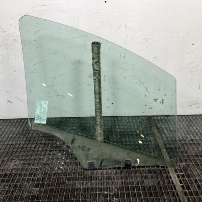 Vitre avant gauche CITROEN C3 2 Photo n°4