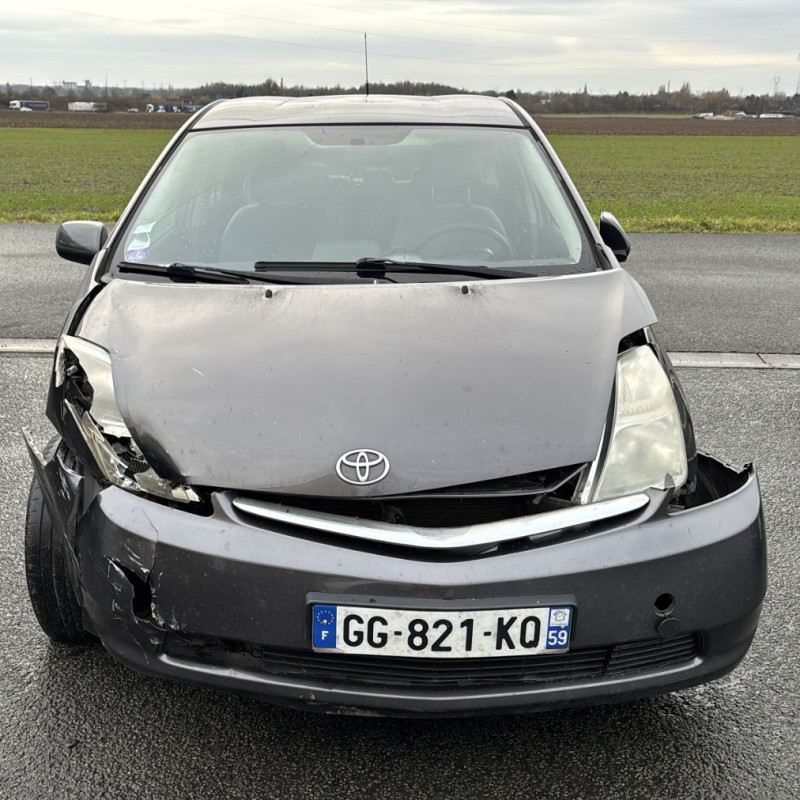 TOYOTA PRIUS 2 1.5i - 16V HYBRID Photo n°1