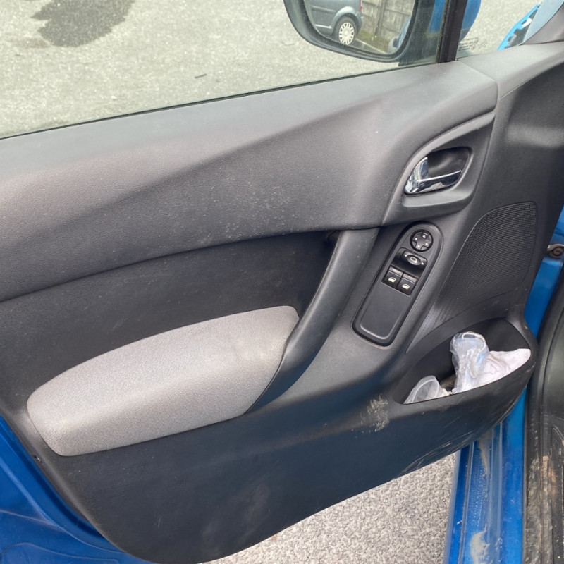 CITROEN C3 2 PHASE 1 1.4i - 8V Photo n°10