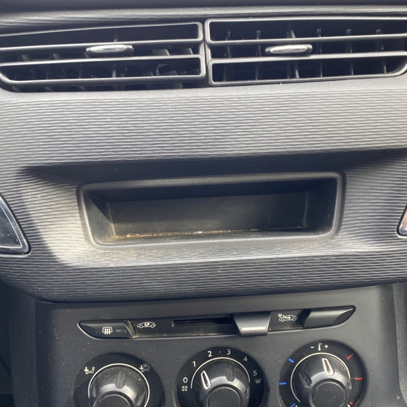 CITROEN C3 2 PHASE 1 1.4i - 8V Photo n°16