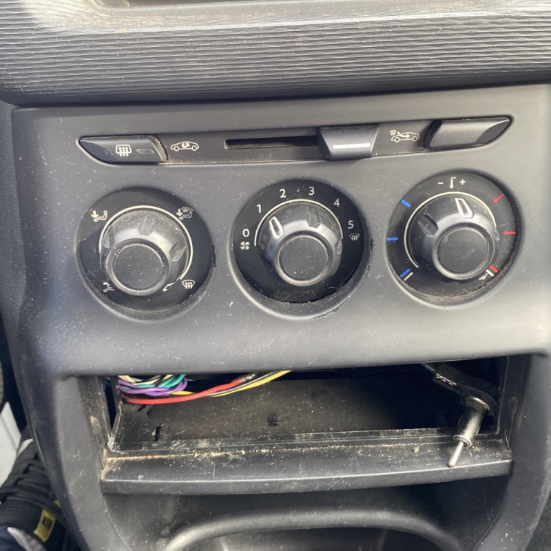 CITROEN C3 2 PHASE 1 1.4i - 8V Photo n°17