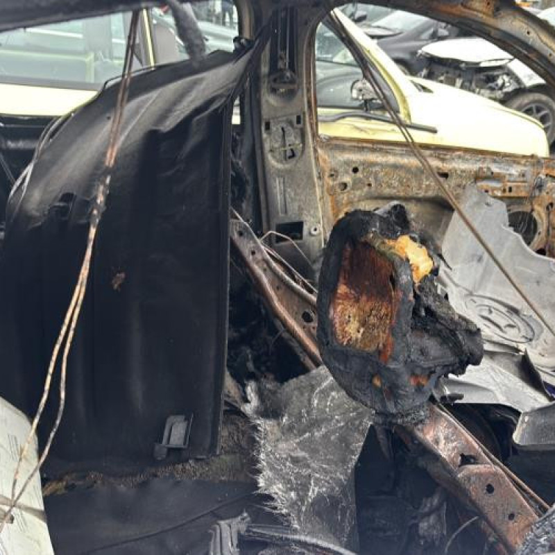 Pare boue avant droit CITROEN DS4 Photo n°9