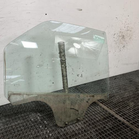 Vitre arriere droit DACIA LOGAN 1