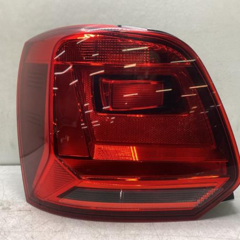 Feu arriere principal gauche (feux) VOLKSWAGEN POLO 5 Photo n°1