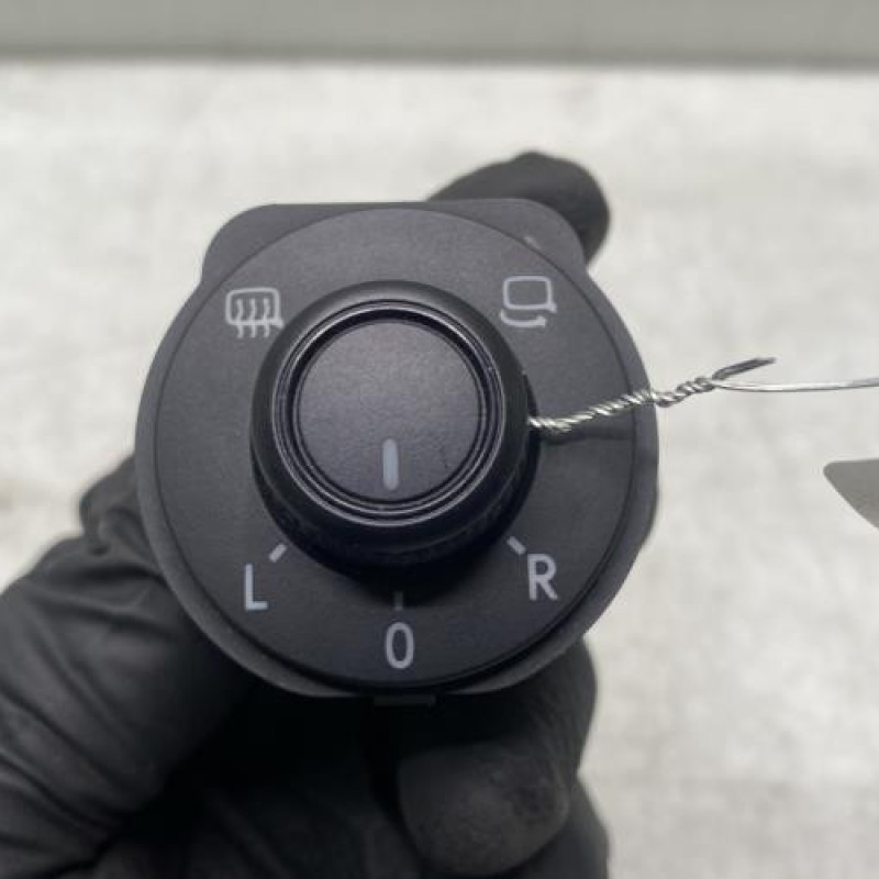 Commande retroviseurs VOLKSWAGEN POLO 5 Photo n°1