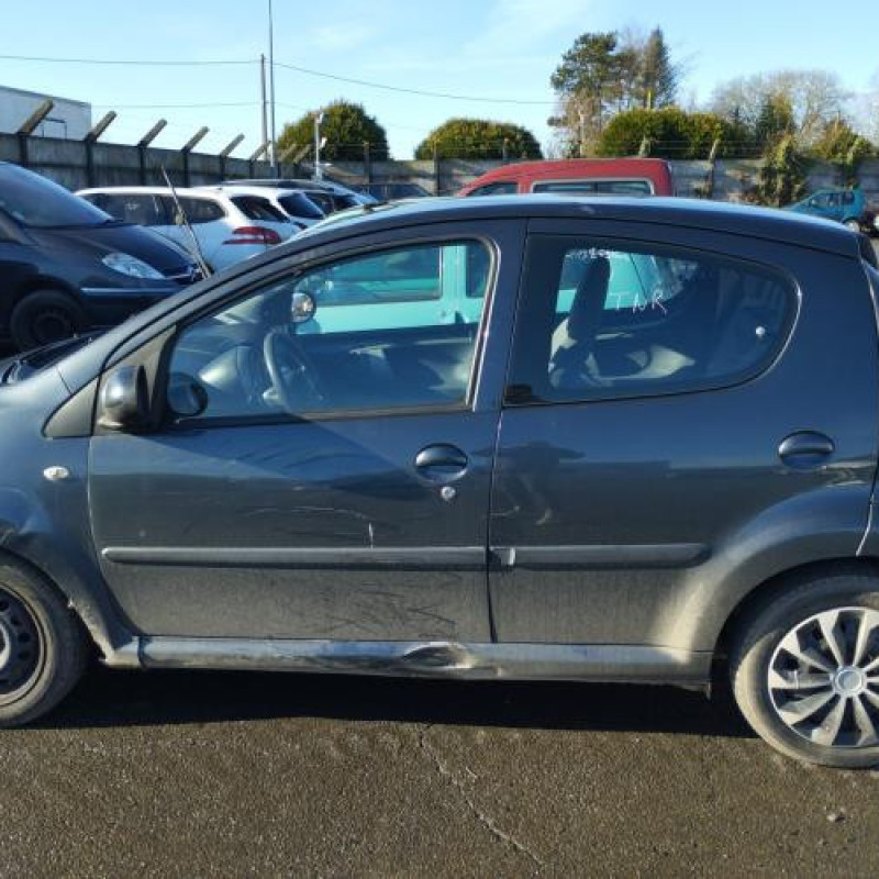 Pare choc arriere CITROEN C1 1 Photo n°14