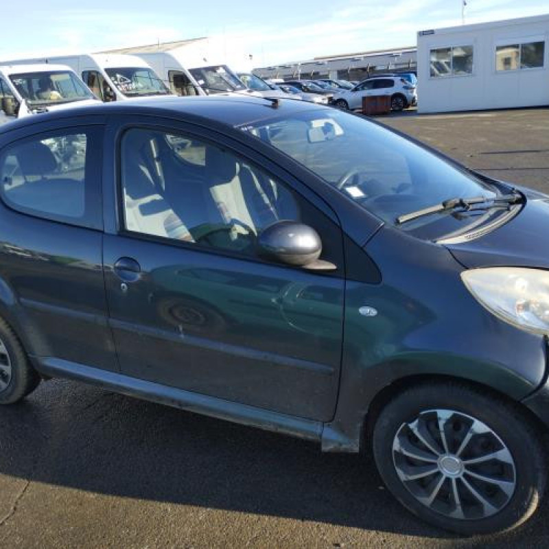 Pare choc arriere CITROEN C1 1 Photo n°15