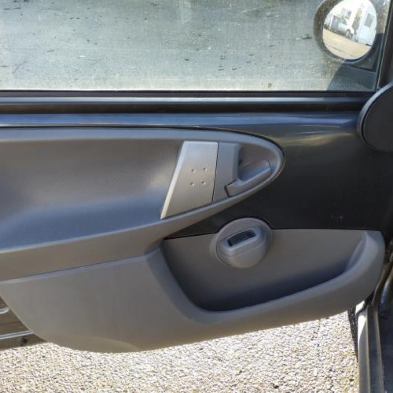 Pare choc arriere CITROEN C1 1 Photo n°17