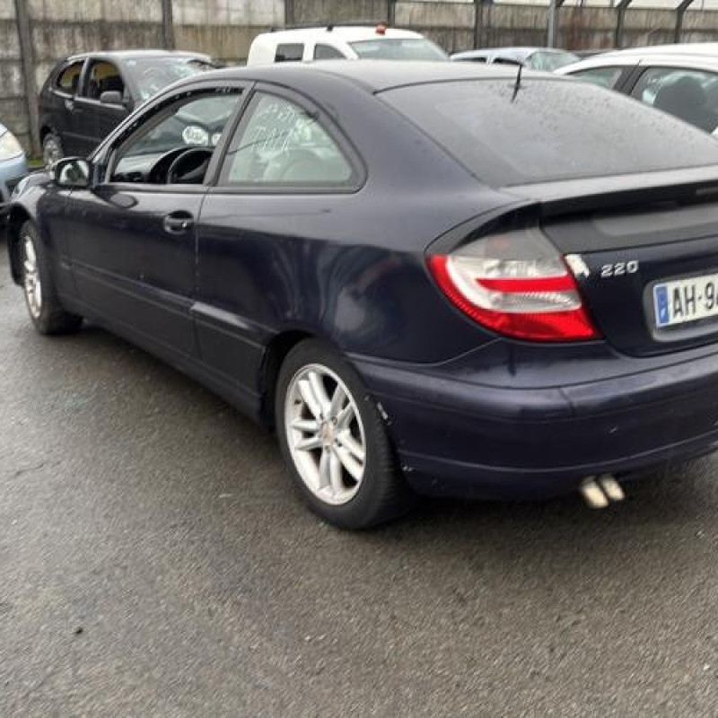 Pare choc arriere MERCEDES CLASSE C 203 COUPE SPORT Photo n°10